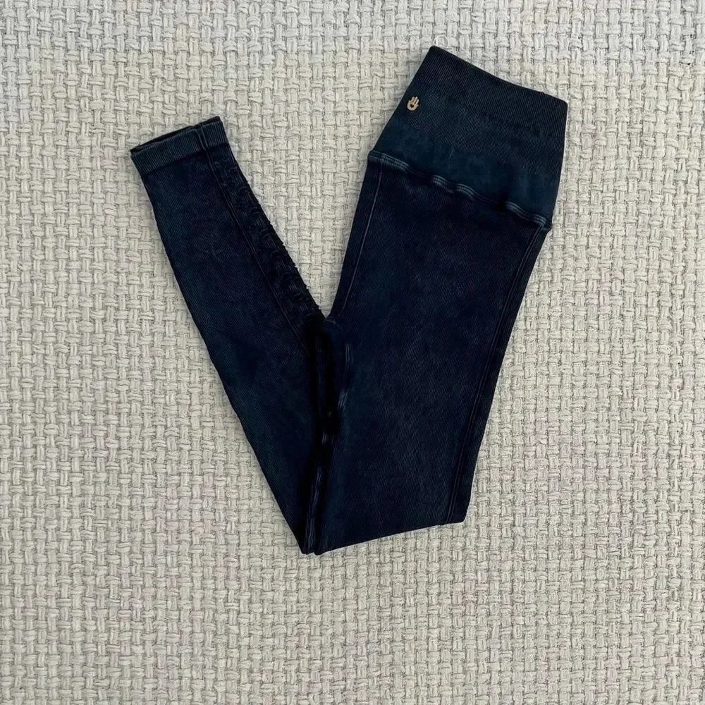 𝅺SPIRITUAL Gangster Leggings - Picture 4 of 5